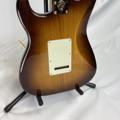 Fender 75th Anniversary Commemorative Stratocaster - 2-color Bourbon Burst image 6