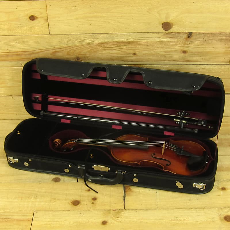 Rudoulf Doetsch 4/4 Violin Model 701, Deluxe Eastman Strings Case