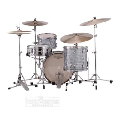 Ludwig Classic Maple Fab Drum Set Sky Blue Pearl image 6
