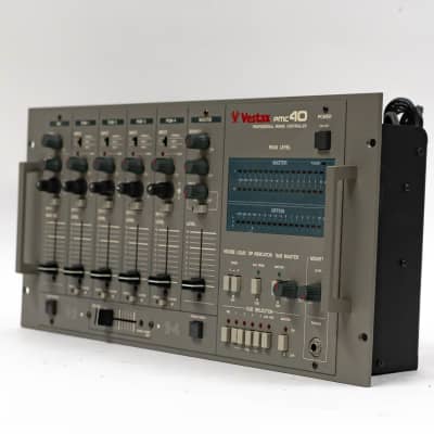 Vestax PMC40 ハードケース付き DJミキサー Vestax PMC40 ハードケース付き DJミキサー Vestax PMC40 ハード