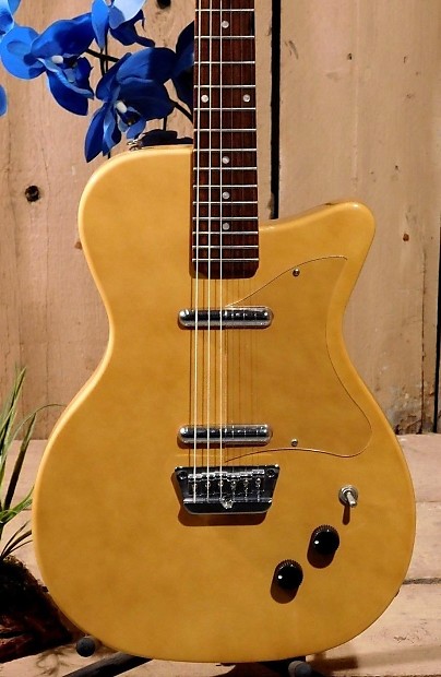 Danelectro 56 U2 PRO Reissue LTD Edition Butterscotch Finish