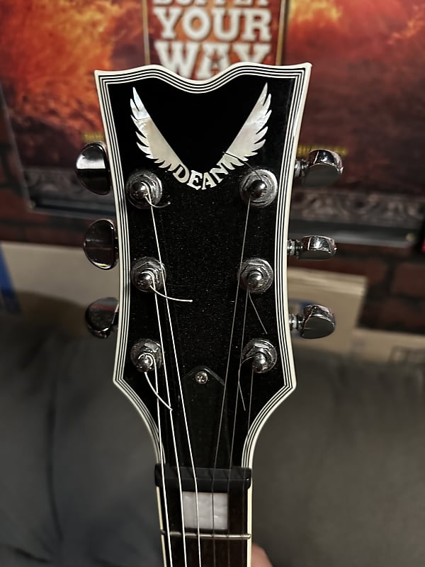 Dean Thoroughbred Deluxe- Trans Amber