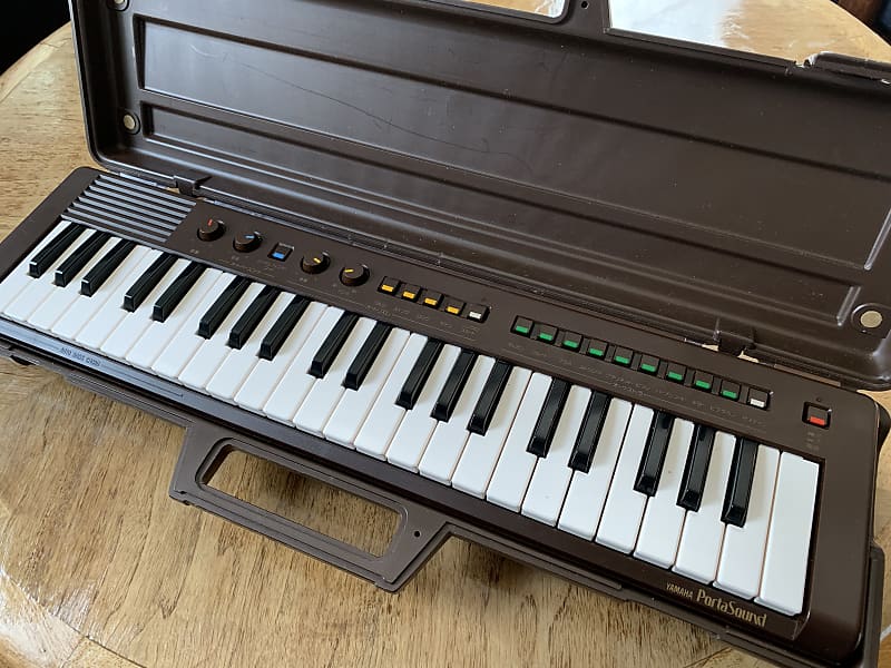 Yamaha Portasound PS-3 1980 - Brown