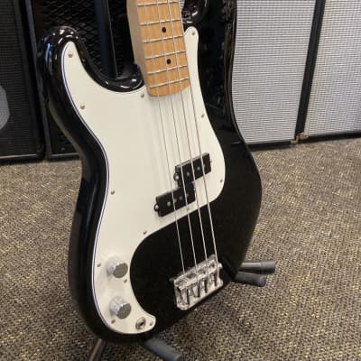 Fender Player-Series Left-Handed Precision Bass 2018 - Black image 2