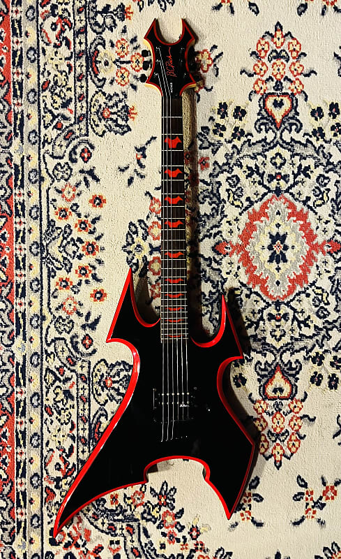 B.C. Rich Avenge Son Of Beast - Black/Red