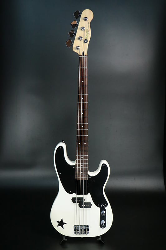Squier Mike Dirnt Signature Precision Bass 2008 - 2015