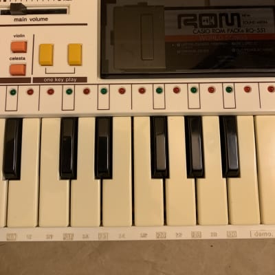 Casio PT-31☆セミアナログ式シンセサイザー☆昭和レトロ☆日本製☆ Casio PT-31☆セミアナログ式シンセサイザー☆昭和レトロ☆日本