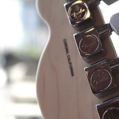 FENDER "Jack White Triplecaster, Maple Fingerboard, Black" HARDCASE image 15