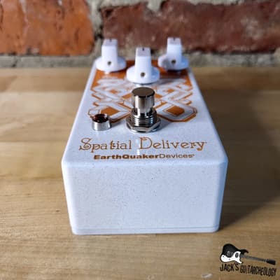 EarthQuaker Devices Spatial Delivery V2 Envelope Filter with Sample & Hold image 7