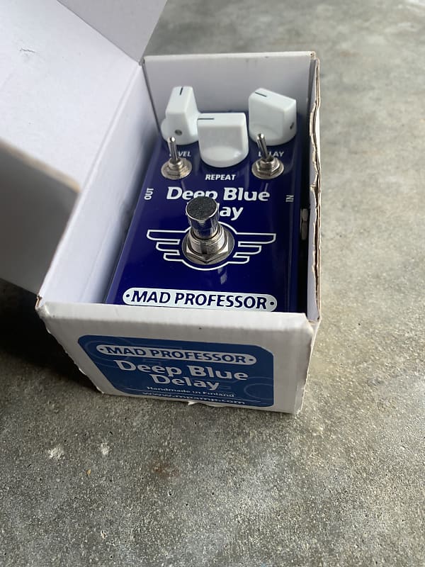 MAD PROFESSOR Deep Blue Delay ジャンク Mad Professor Deep Blue Delay pedal - Macdaddy Music