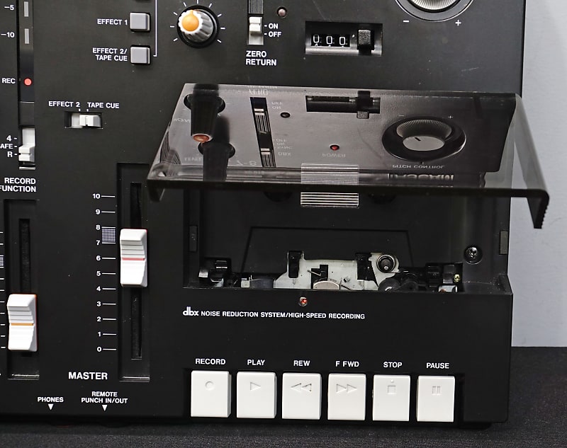 Tascam Portastudio 414 MKII 4-Track Cassette Recorder Editorial Photography  - Image of equipment, tascam: 180050647
