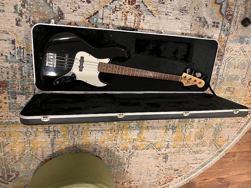 Squier by fender jazz bass スタンダードシリーズ Fender 