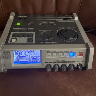 Edirol R-4 (4 channel portable recorder and wave editor) 44.1, 44.8 and 96khz image 1