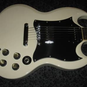 White MIJ Photogenic SG with Gibson deluxe tuners and open