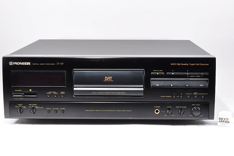 Pioneer D-05 Digital Audio DAT Cassette Tape Deck Player Made In 