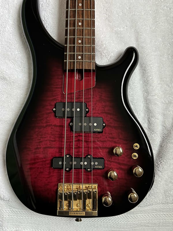 Fernandes FRB-55, 32