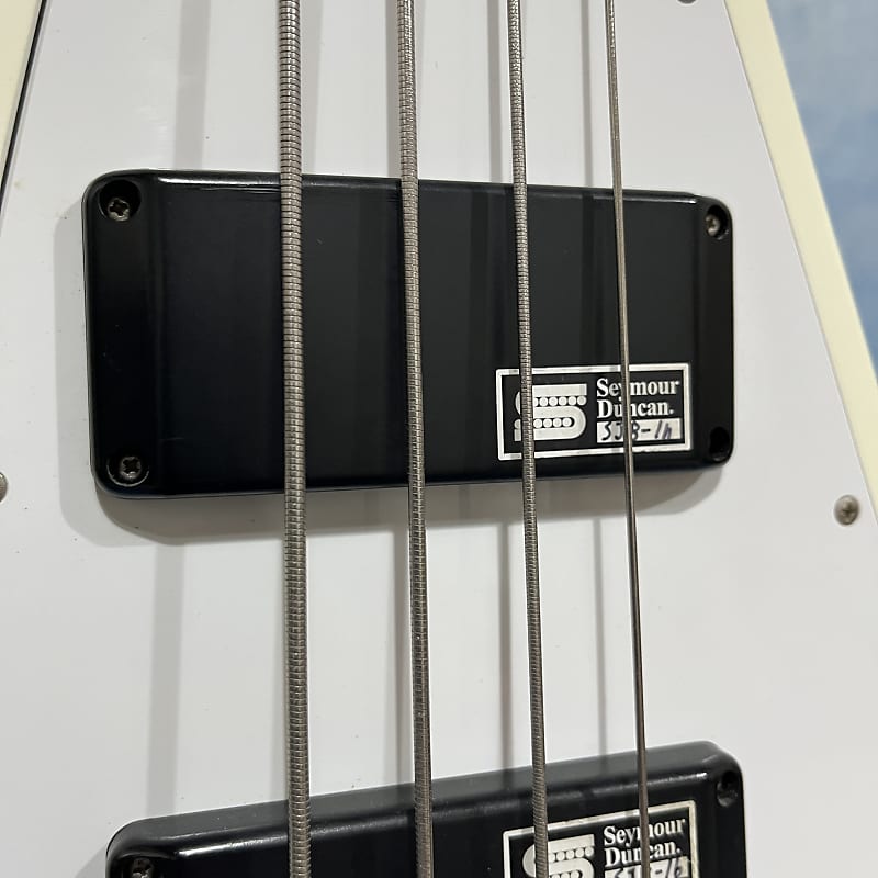 Edwards by ESP E-FV-103B Flying V Bass 2010 White Made in