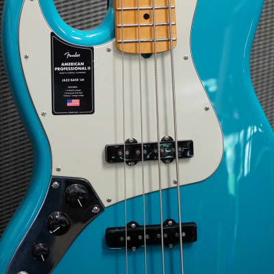 Fender American Professional II Jazz Bass Left-Handed w/ Maple Fretboard - Miami Blue image 2