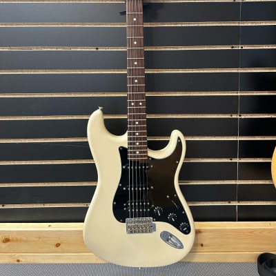 2015 Fender American Special Stratocaster HSS with Rosewood Fretboard, Olympic White image 2