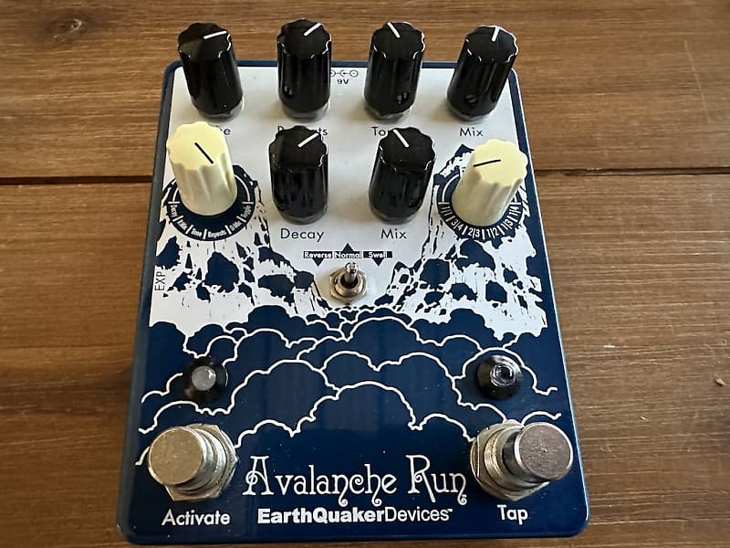 EarthQuaker Devices Avalanche Run Stereo Reverb & Delay with Tap Tempo Limited Edition