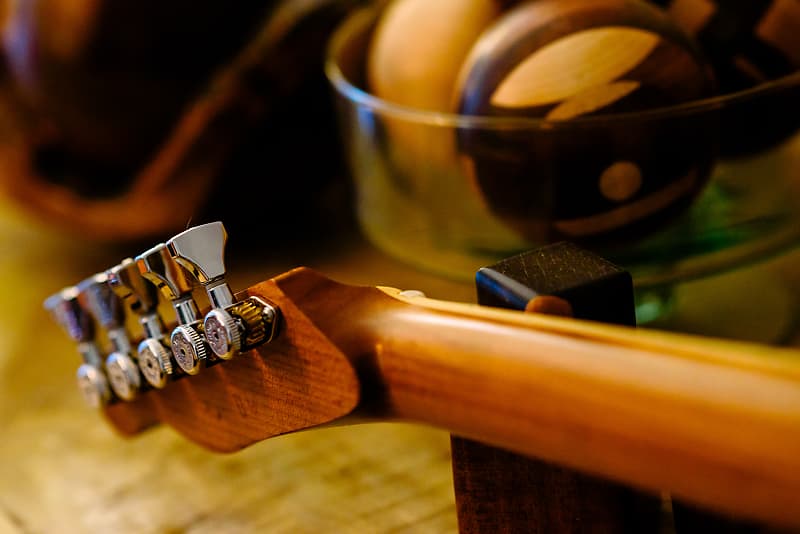 small-ish octave mandolin