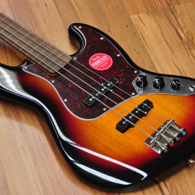 Squier  Classic Vibe 60's Jazz Bass Fretless 3 Tone Sunburst image 5