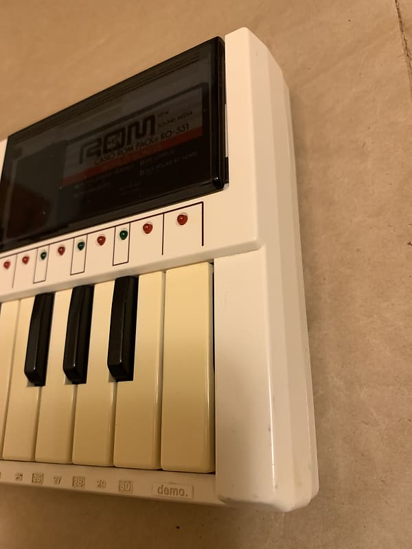Casio PT-80 31-Key Mini Synthesizer 1980s - White Very Good