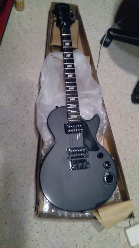 Epiphone Les Paul Special II GT-Les paul with a tremolo- Humbuckers sound  great-Killpot!