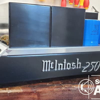 🔥Vintage Mcintosh MC250 Stereo Power Amplifier Receiver Pro Restored!!!🔥 image 1