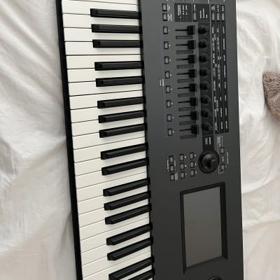 Yamaha Montage 7 Flagship Synthesizer 2019 - Present - Black image 7