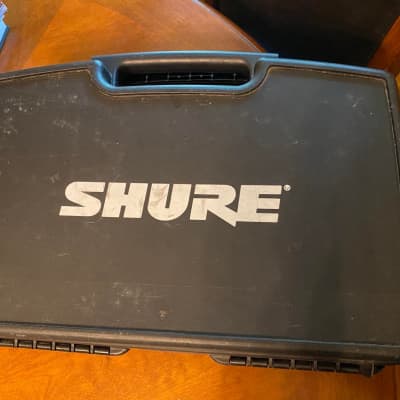 Shure  UT UHF Wireless Freq:Td 606.300 mhz used receiver, box and power supply image 2