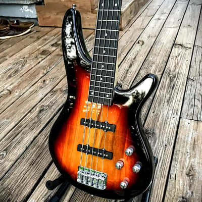 5弦ベース　schecter diamond series Schecter Guitar Research C-5 Deluxe Electric Bass Satin