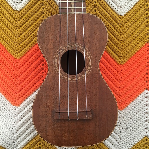Regal ukulele shop