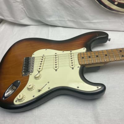 Fender USA Stratocaster Guitar with Case - changed saddles & electronics 1979 - 2-Color Sunburst / Maple neck image 2