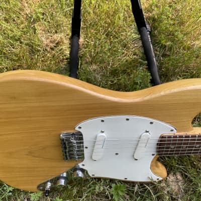 1973 Fender Musicmaster in Natural- Professional set up- Fender hard shell case image 14