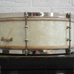 Vintage 1920s 1930s Ludwig 14x5 Universal Snare Drum White Avalon Marine Pearl image 6
