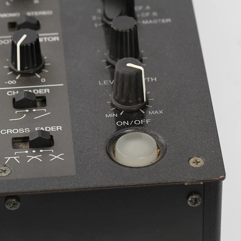 Pioneer DJM-700 | Reverb Pioneer DJM-700 | Reverb