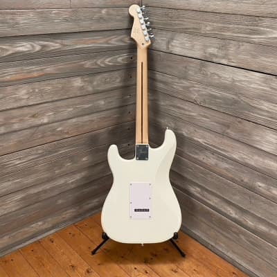 Squier Bullet Strat with Tremolo Arctic White | Guitar Center