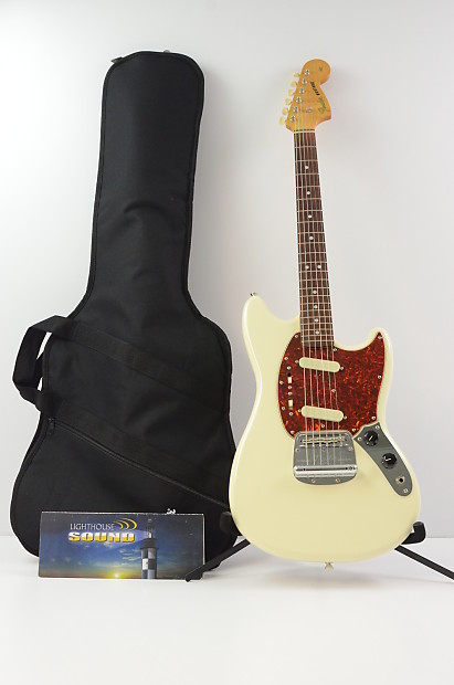 Fender mustang hotsell gig bag