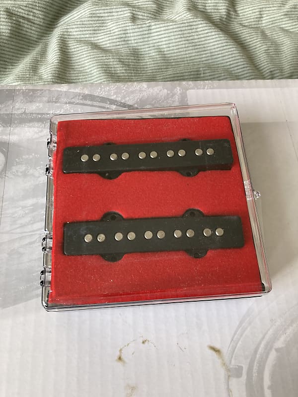 fender jazz bass 5 string pickups