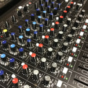Peavey PV14AT  14 Channel Compact Mixer