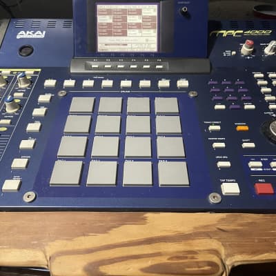 Akai MPC4000 Music Production Center