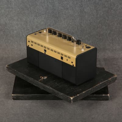 Yamaha THR5A Desktop Acoustic Amp - 2nd Hand image 3