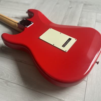 Immagine Fender MIJ Hybrid II Stratocaster with Rosewood Fretboard 2023 - Modena Red - 11
