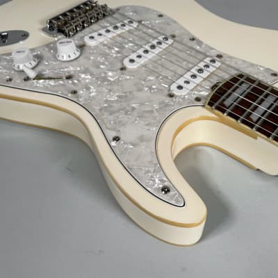 Hamiltone NT/ST Strat Style Arctic White Finish Electric Guitar w/HSC image 8