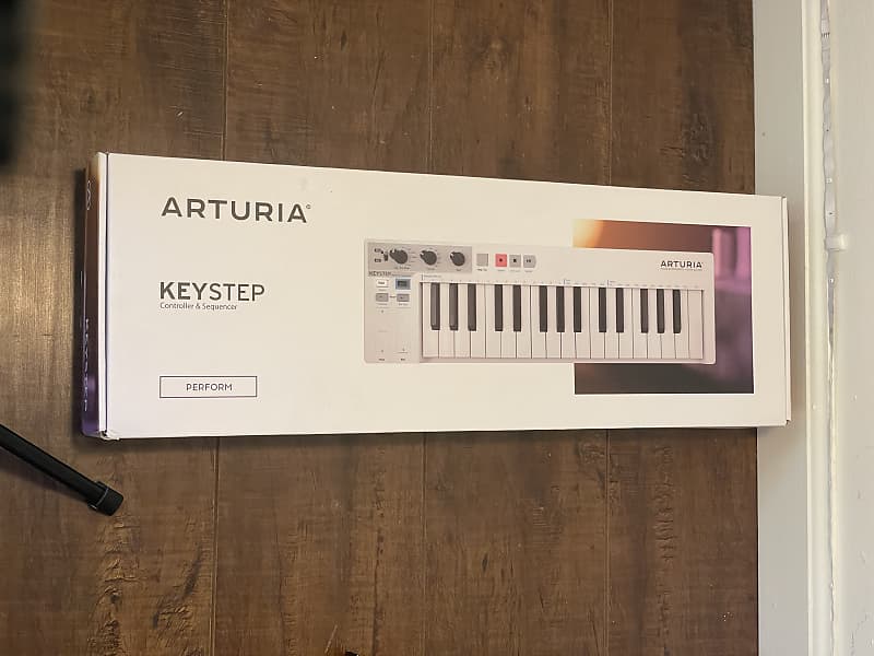 Arturia KeyStep 32-Key MIDI Controller 2017 - Present - White image 1