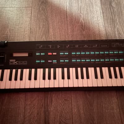 Yamaha DX100 RECENTLY SERVICED Programmable Algorithm Synthesizer 1985