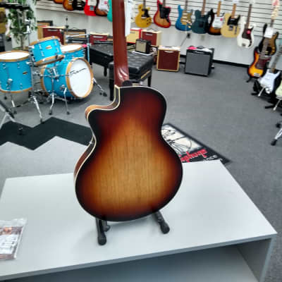 Godin 5th Avenue CW Kingpin II Vintage Burst image 3