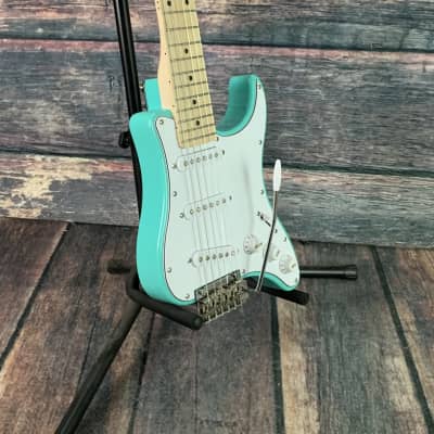 Used Traveler TCD-SFG Travelcaster Deluxe with Gig Bag- Surf Green image 4