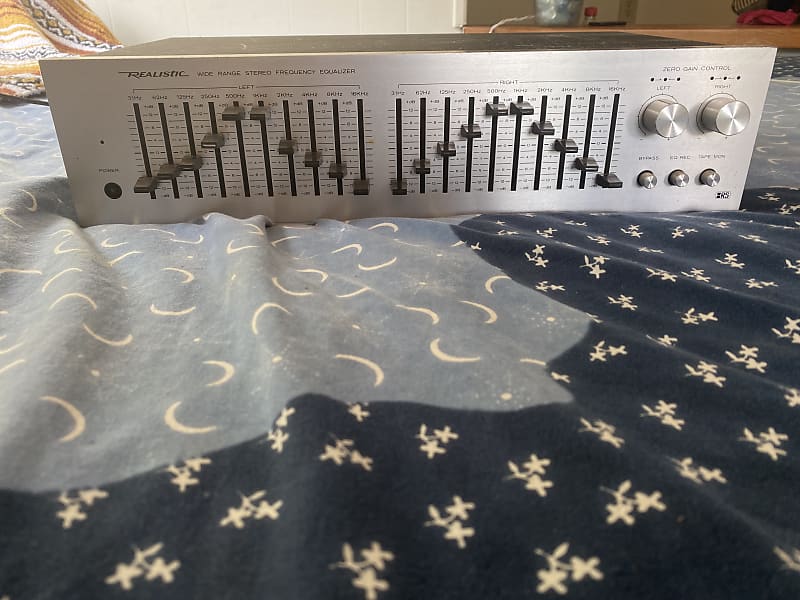 Realistic Stereo Frequency Equalizer Reverb